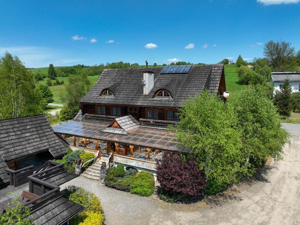 Bed and Breakfast Gosciniec Debowa Gazdowka Ustrzyki Dolne Esterno foto