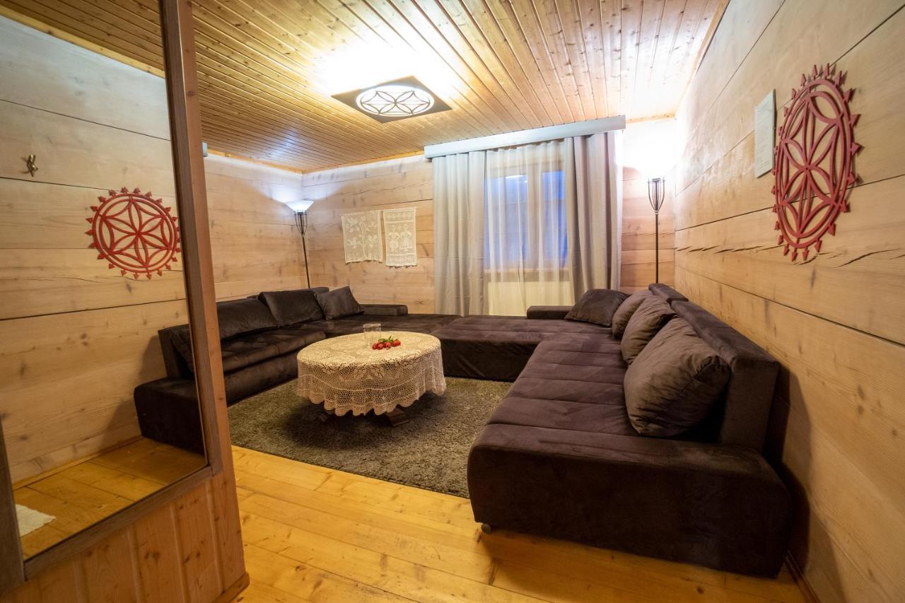 Bed and Breakfast Gosciniec Debowa Gazdowka Ustrzyki Dolne Esterno foto