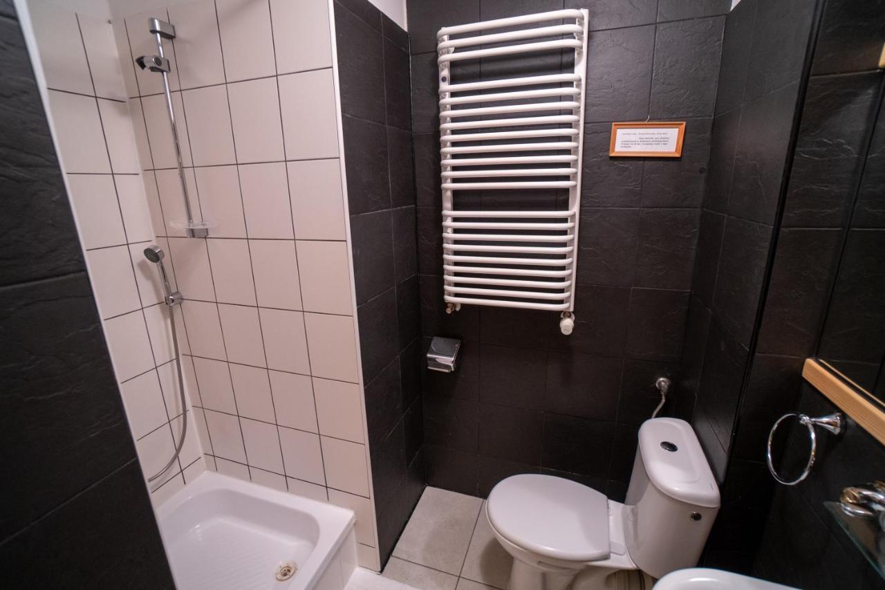Bed and Breakfast Gosciniec Debowa Gazdowka Ustrzyki Dolne Esterno foto