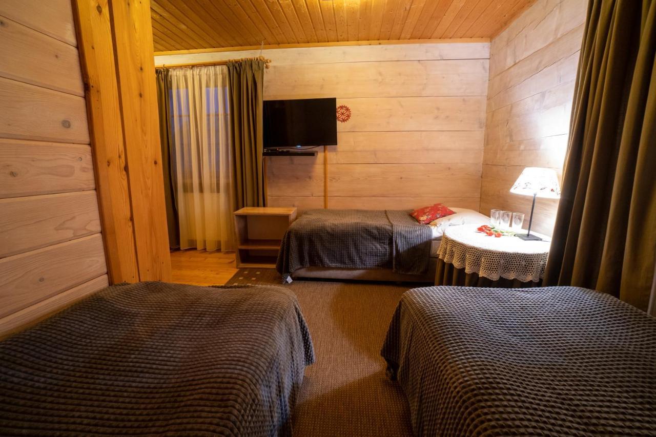 Bed and Breakfast Gosciniec Debowa Gazdowka Ustrzyki Dolne Esterno foto