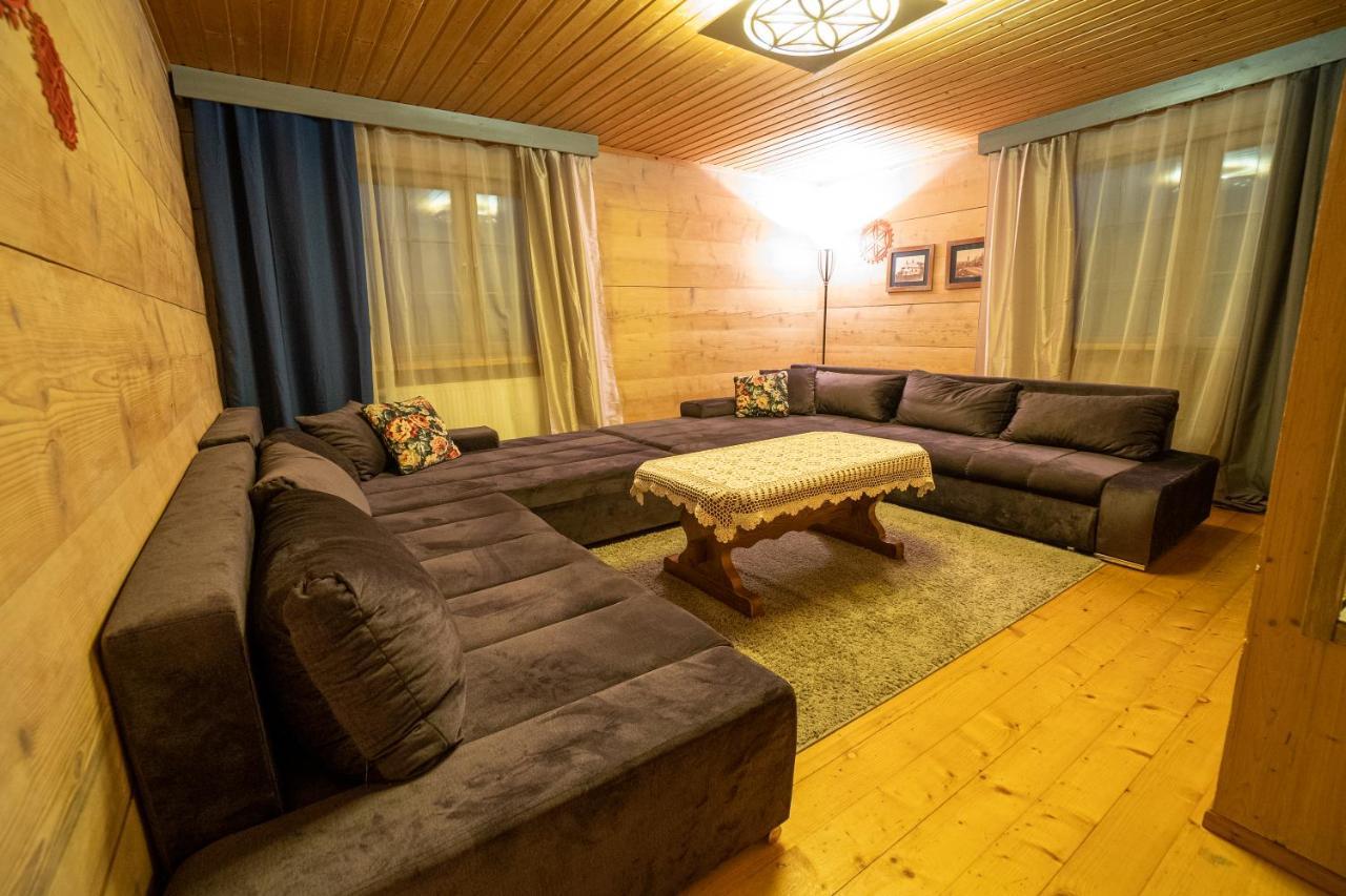 Bed and Breakfast Gosciniec Debowa Gazdowka Ustrzyki Dolne Esterno foto
