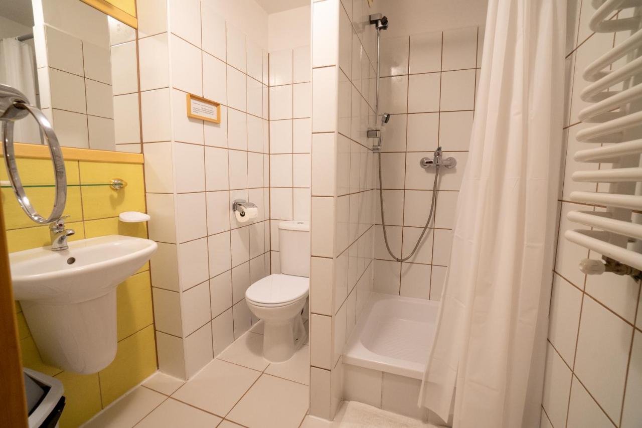 Bed and Breakfast Gosciniec Debowa Gazdowka Ustrzyki Dolne Esterno foto