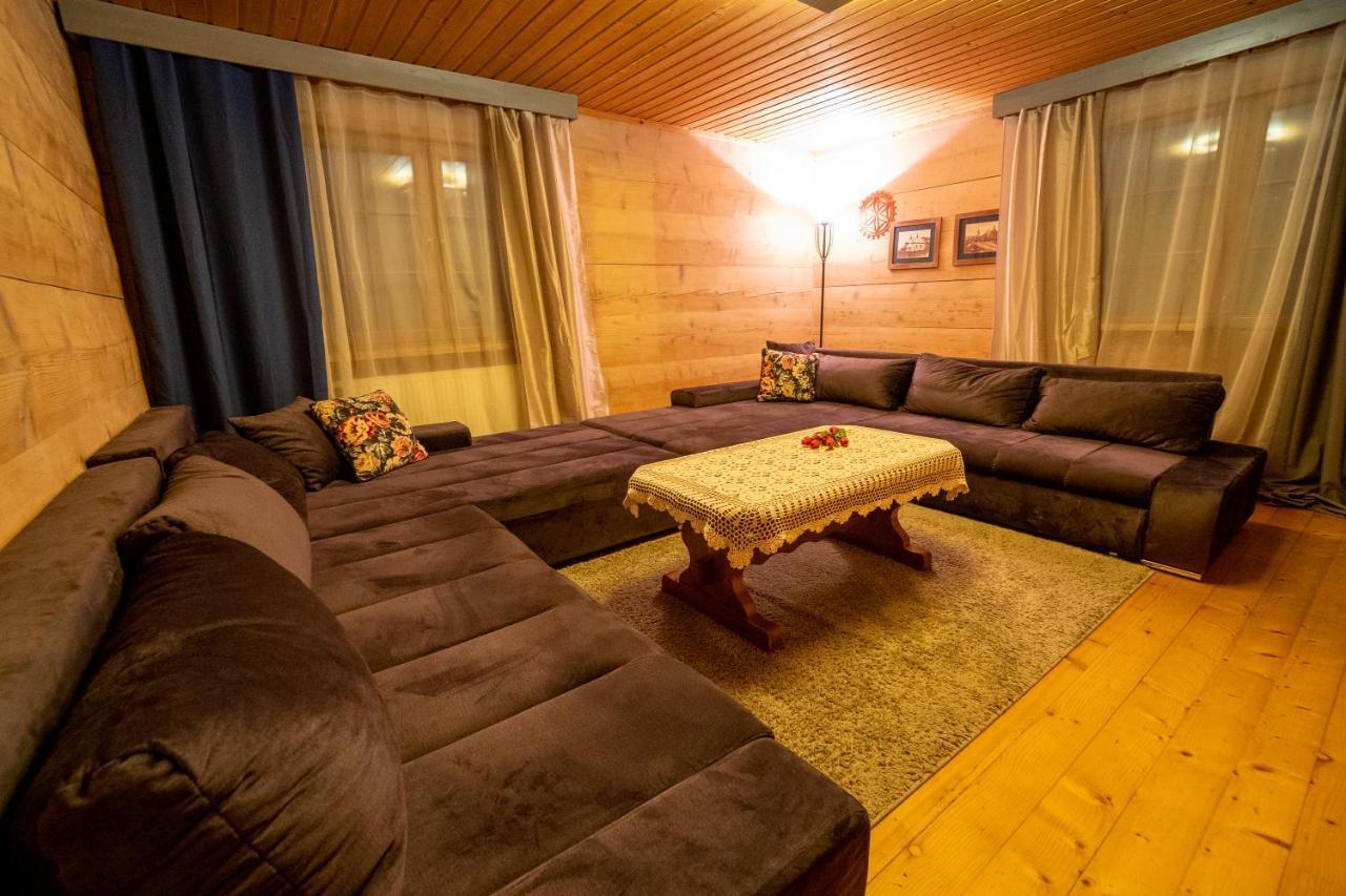 Bed and Breakfast Gosciniec Debowa Gazdowka Ustrzyki Dolne Esterno foto