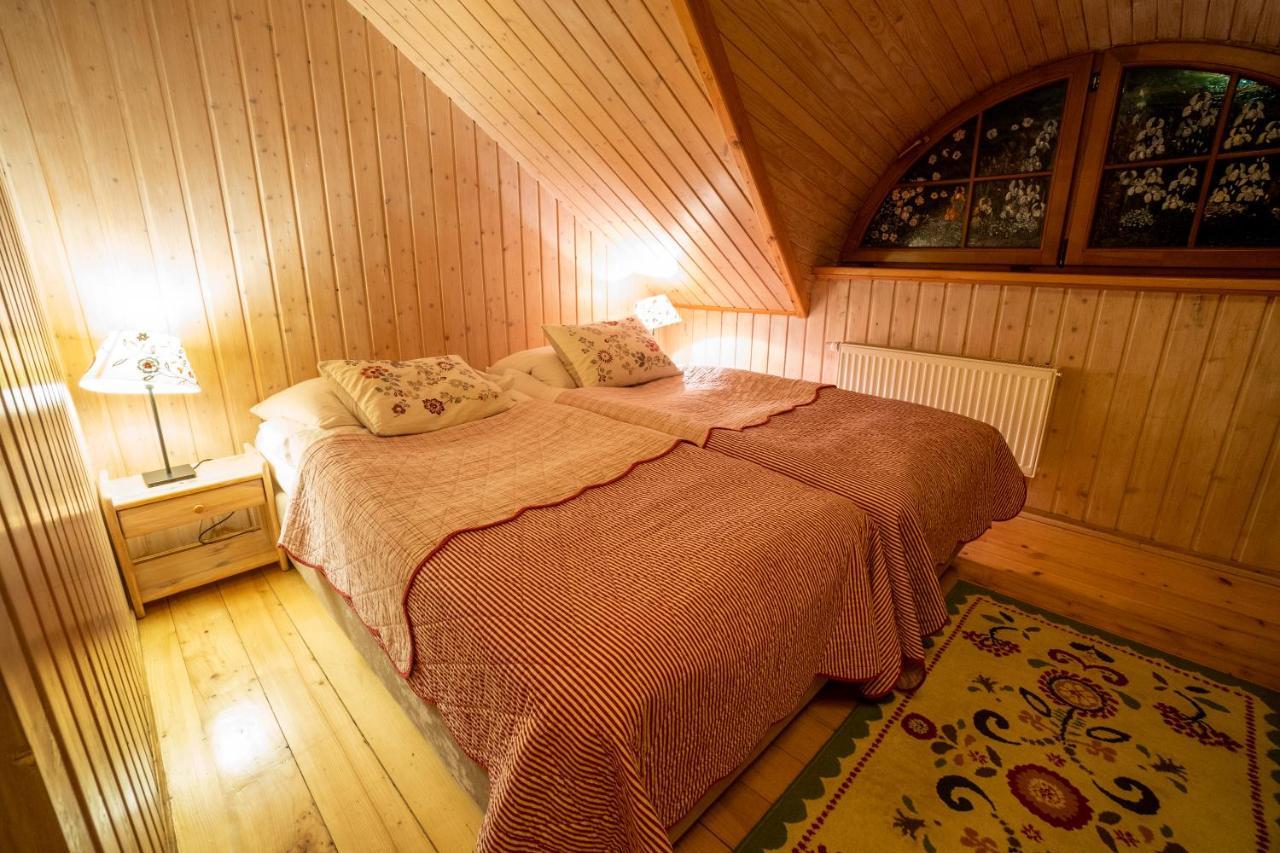 Bed and Breakfast Gosciniec Debowa Gazdowka Ustrzyki Dolne Esterno foto