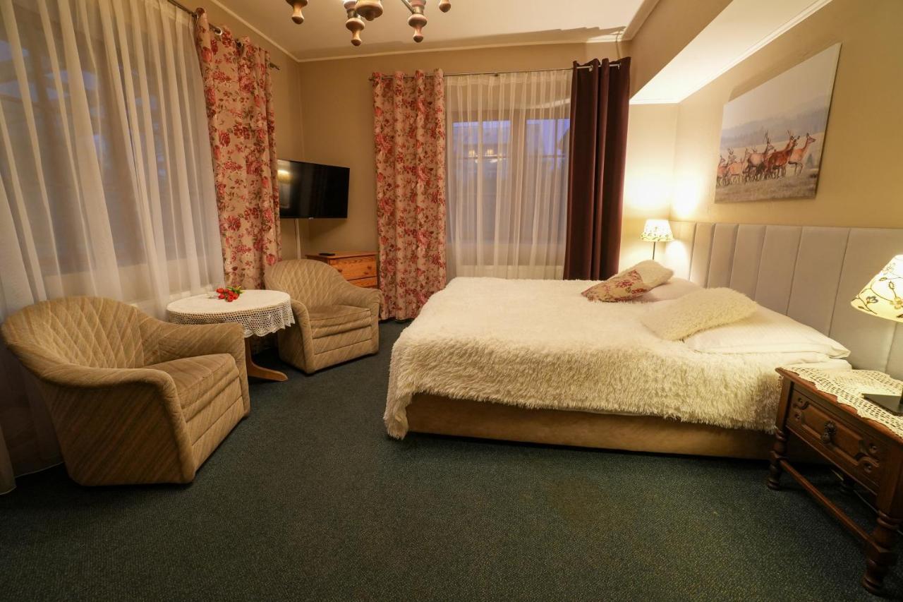 Bed and Breakfast Gosciniec Debowa Gazdowka Ustrzyki Dolne Esterno foto