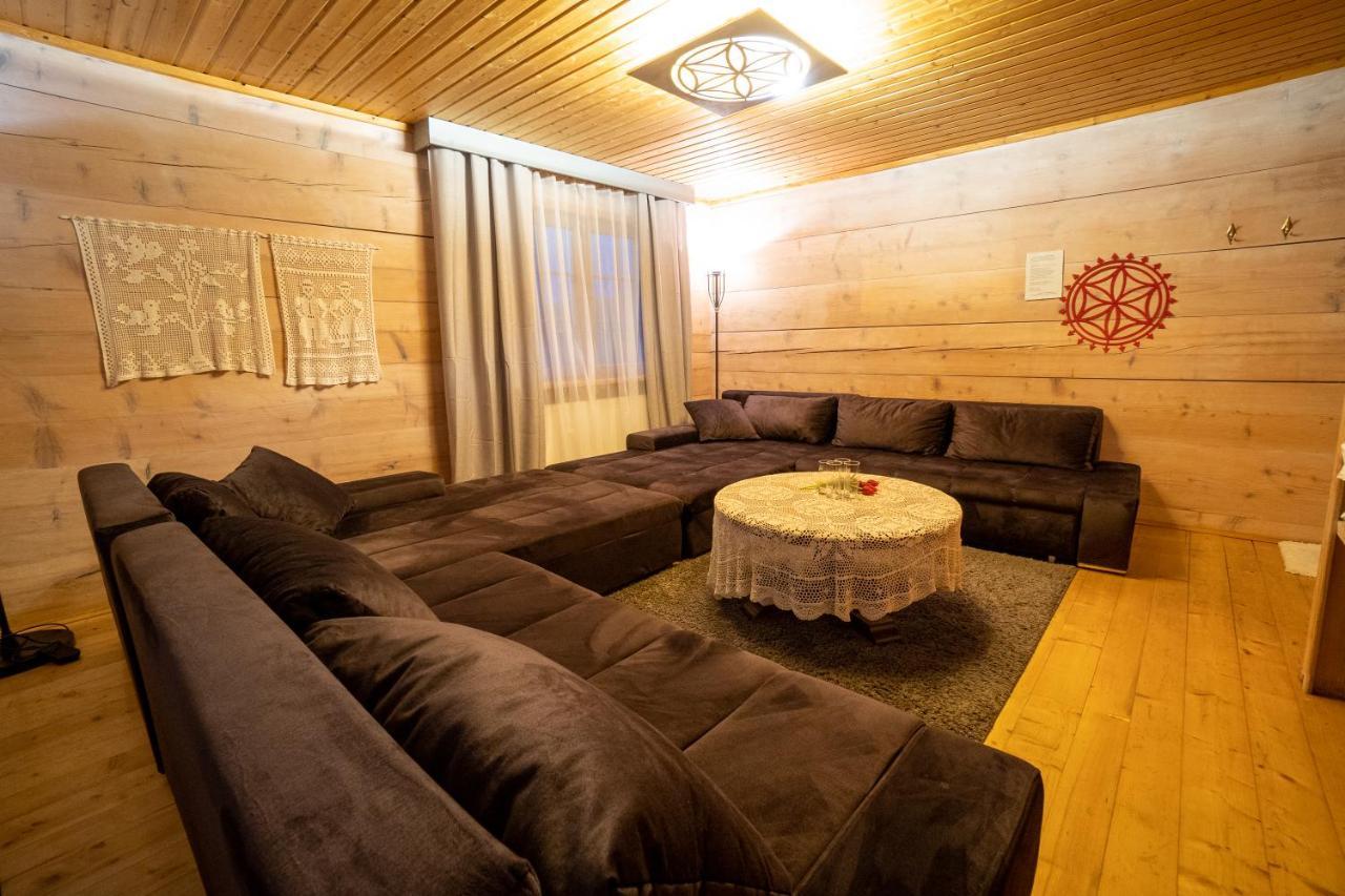 Bed and Breakfast Gosciniec Debowa Gazdowka Ustrzyki Dolne Esterno foto